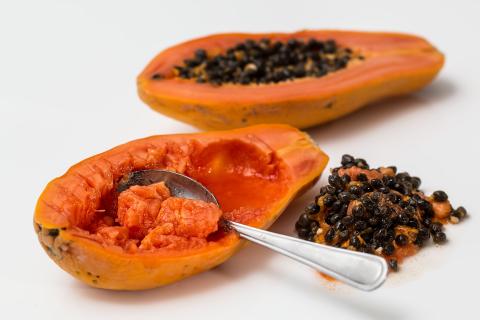 Papaya. The Bengali for "papaya" is "পেঁপে".
