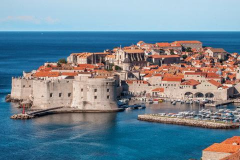 Fort. The Croatian for "fort" is "utvrda".
