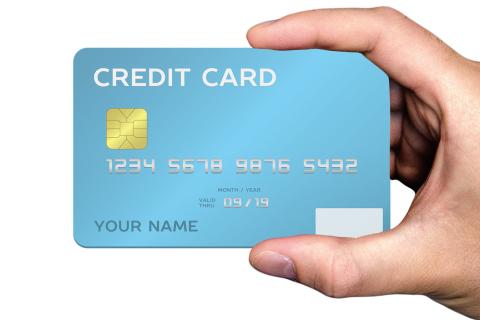 Bank card. The Czech for "bank card" is "bankovní karta".