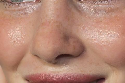 The nose. The Dutch for "the nose" is "de neus". The nose. The Dutch for "the nose" is "de neus".