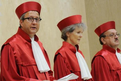Judges. The Dutch for "judges" is "rechters". Judges. The Dutch for "judges" is "rechters".
