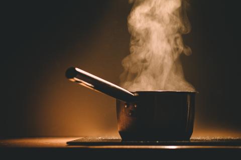 Steaming. The Dutch for "steaming" is "dampende". Steaming. The Dutch for "steaming" is "dampende".