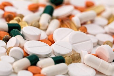Medicines. The Dutch for "medicines" is "geneesmiddelen". Medicines. The Dutch for "medicines" is "geneesmiddelen".