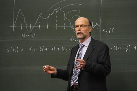 The teacher. The Dutch for "the teacher" is "de leraar". The teacher. The Dutch for "the teacher" is "de leraar".
