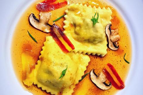 Ravioli. The Dutch for "ravioli" is "ravioli".