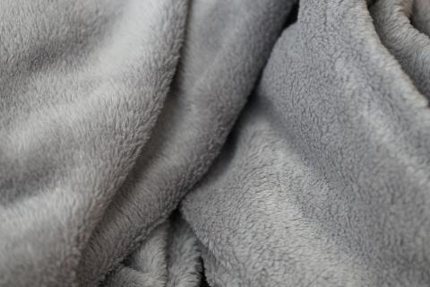 Blankets. The Dutch for "blankets" is "dekens".