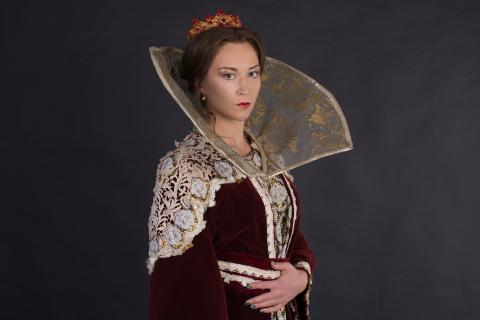 The princess. The Dutch for "the princess" is "de prinses".