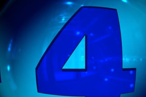 4 (four). The French for "4 (four)" is "quatre".