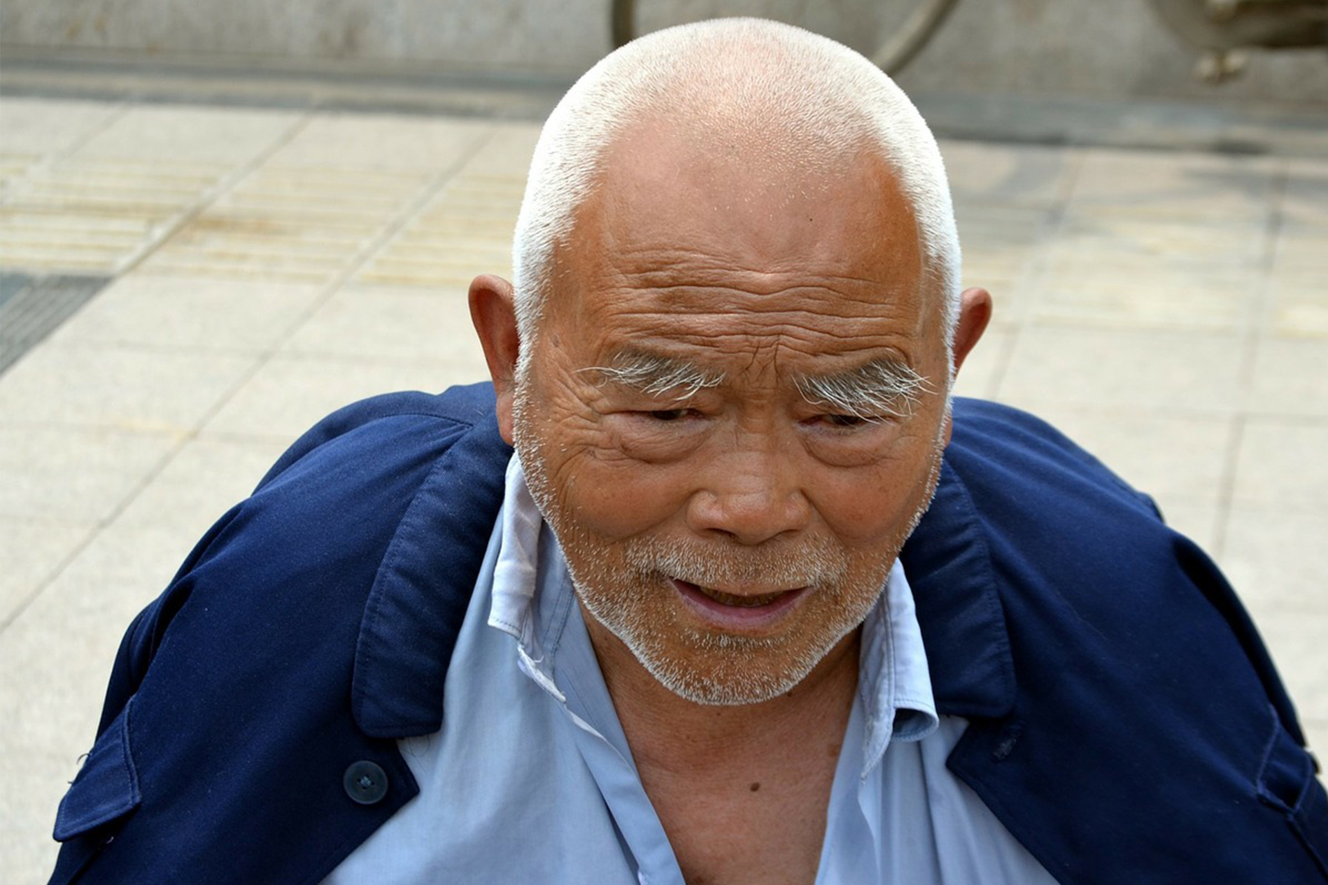I am Chinese.. The French for "I am Chinese." is "Je suis chinois.".