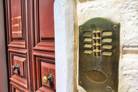 Doorbell. The French for "doorbell" is "sonnette".