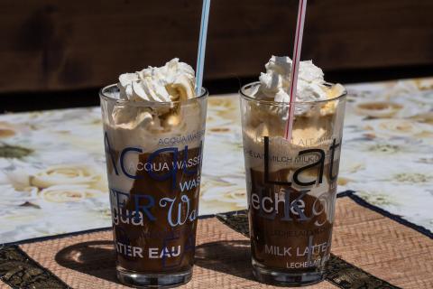 Iced coffee. The French for "iced coffee" is "café glacé".