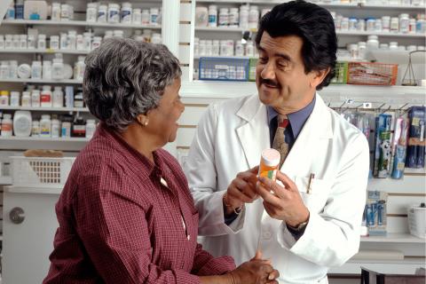 The pharmacist (masculine). The French for "the pharmacist (masculine)" is "le pharmacien".