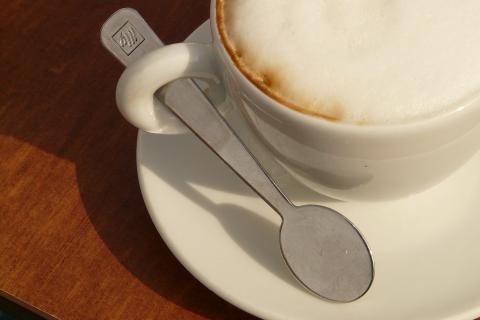 Teaspoon. The French for "teaspoon" is "cuillère à café".