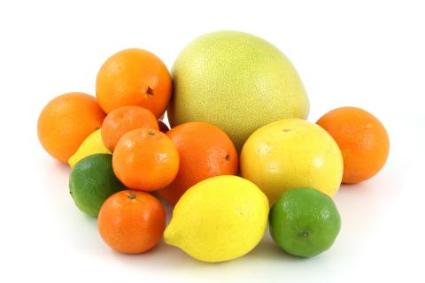 Four citrus fruits. The French for "four citrus fruits" is "quatre agrumes".