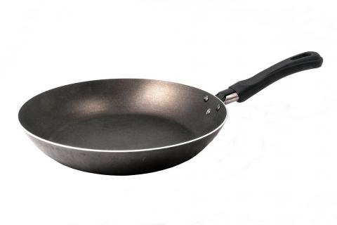 Frying pan. The French for "frying pan" is "poêle à frire".