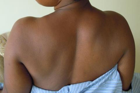 Shoulders. The French for "shoulders" is "épaules".