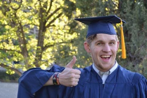 Degree. The French for "degree" is "degré".