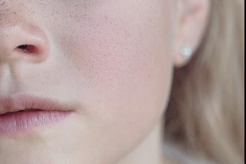 Cheeks. The French for "cheeks" is "joues".