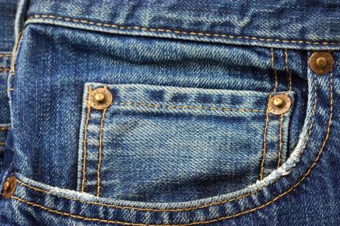 Trouser pocket. The French for "trouser pocket" is "poche de pantalon".