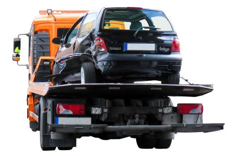 Tow truck. The French for "tow truck" is "dépanneuse".