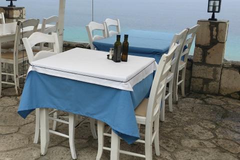 A tablecloth. The French for "a tablecloth" is "une nappe".