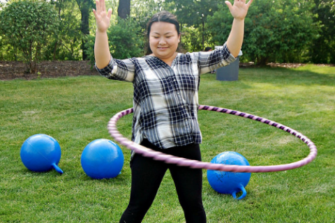 Hoop. The French for "hoop" is "cerceau".