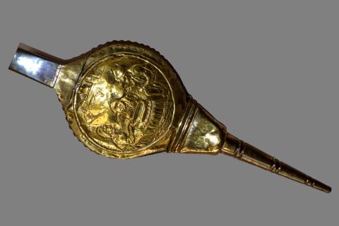 Bellows. The German for "bellows" is "Balg".