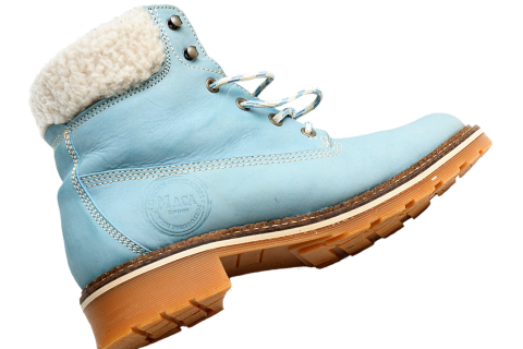 Boot. The German for "boot" is "Stiefel".