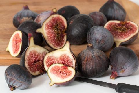 Figs. The Greek for "figs" is "σύκα".