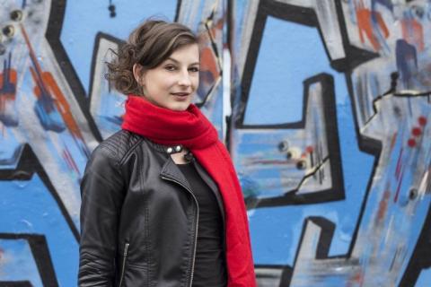 Scarf. The Greek for "scarf" is "κασκόλ".