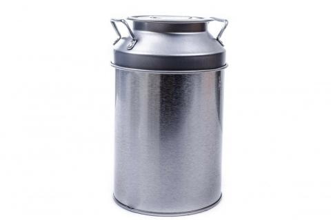 Milk churn. The Hindi for "milk churn" is "दूध मथना".