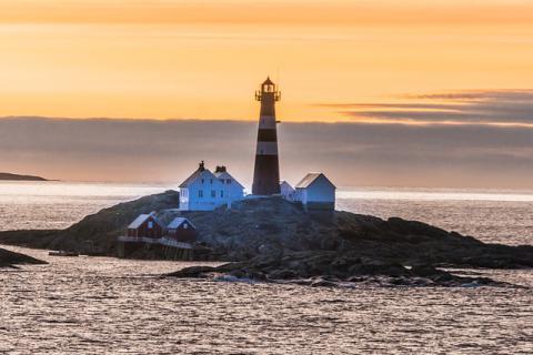 Lighthouse. The Italian for "lighthouse" is "faro".