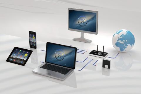 Internet. The Italian for "Internet" is "Internet".