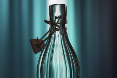 Bottle. The Italian for "bottle" is "bottiglia".