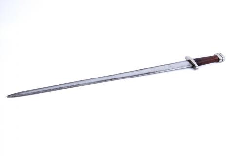 Sword. The Pandunia for "sword" is "katana".