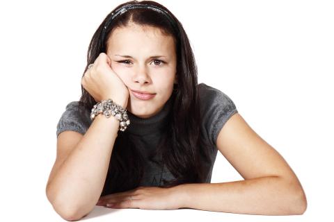 To be bored. The Portuguese for "to be bored" is "estar aborrecido".