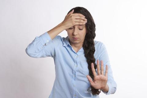 Headache. The Portuguese for "headache" is "dor de cabeça".