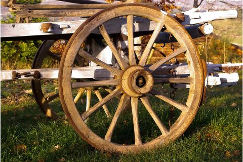 Wheel. The Spanish for "wheel" is "rueda".