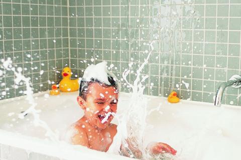 Bath. The Telugu for "bath" is "స్నానం".