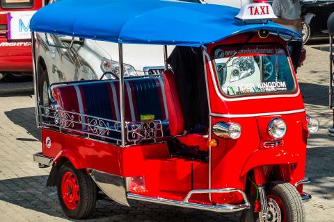 Tuk-tuk; auto rickshaw. The Thai for "tuk-tuk; auto rickshaw" is "รถตุ๊ก ตุ๊ก".
