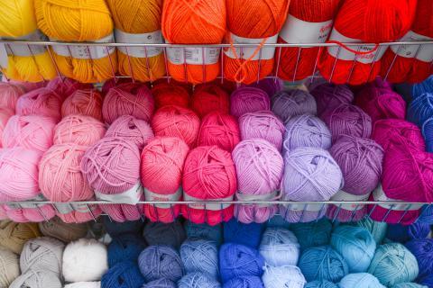 Wool; yarn. The Thai for "wool; yarn" is "ไหมพรม".