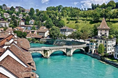 Bern (the capital of Switzerland). The Thai for "Bern (the capital of Switzerland)" is "เบิร์น".