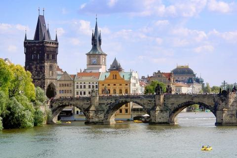 Prague (the capital of Czech Republic). The Thai for "Prague (the capital of Czech Republic)" is "ปราก".
