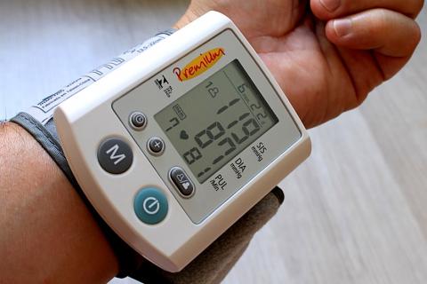 Blood pressure. The Thai for "blood pressure" is "ความดันโลหิต".