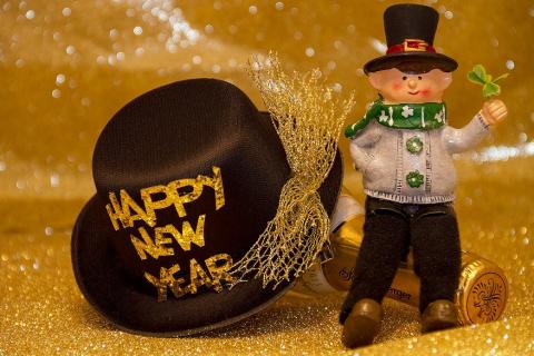 Happy New Year. The Thai for "Happy New Year" is "สุขสันต์วันปีใหม่". Happy New Year. The Thai for "Happy New Year" is "สุขสันต์วันปีใหม่".