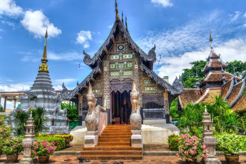 Temple. The Thai for "temple" is "วัดวาอาราม".
