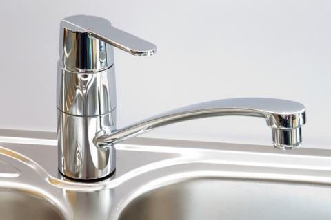 Tap; faucet. The Thai for "tap; faucet" is "ก๊อก".