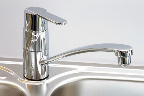 Tap; faucet. The Thai for "tap; faucet" is "ก๊อกน้ำ".