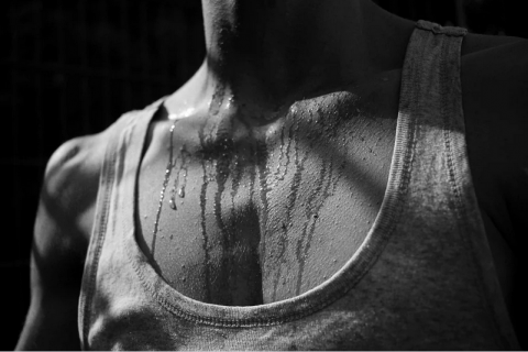 Sweat; perspiration. The Thai for "sweat; perspiration" is "เหงื่อ".