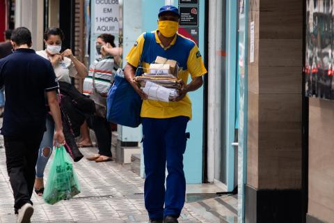 Postman; mailman. The Thai for "postman; mailman" is "บุรุษไปรษณีย์".